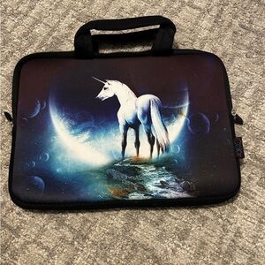Magic Unicorn 15 in Neoprene Laptop Tablet Carrying Case